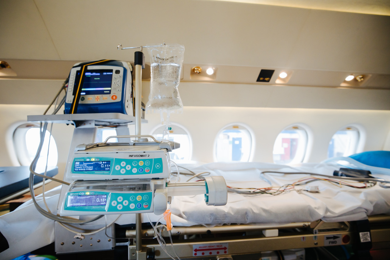 Une cabine d'avion Airlec aménagée en chambre d'hôpital volant © D. R.