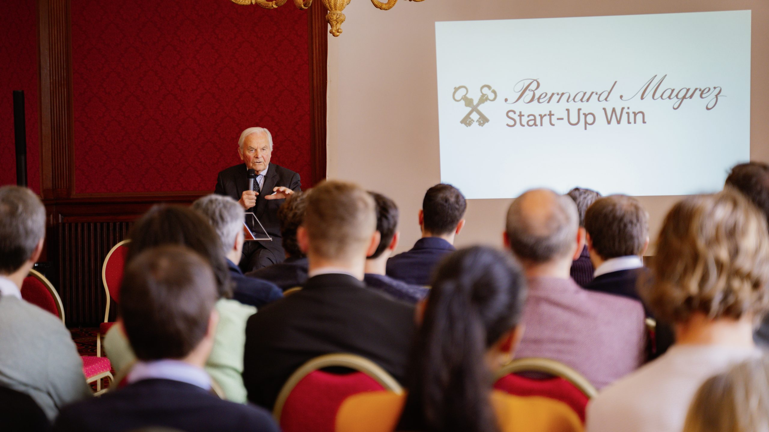 Bernard MAGREZ a partagé sa vision avec les entrepreneurs accompagnés par son incubateur Start-up Win © D. R.