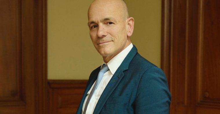 Illustration de l'article [ Portrait ] Jean-Christophe Coubris, à la barre comme à la vigne
